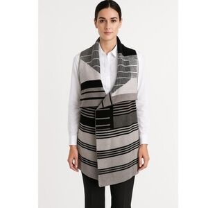Sioni Black And White Rectangular Knit Geometric Style‎ Cardigan Size Small